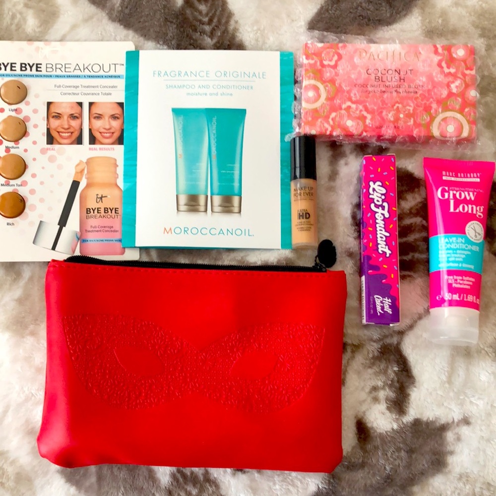 Ipsy assorted beauty makeup bag